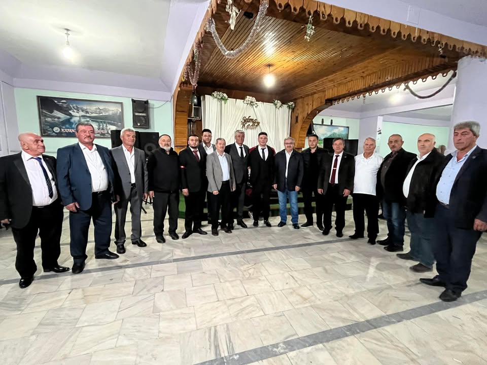 Afyonkarahisar Milletvekili Katıldığı Düğün Töreninde Mutluluğu Paylaştı