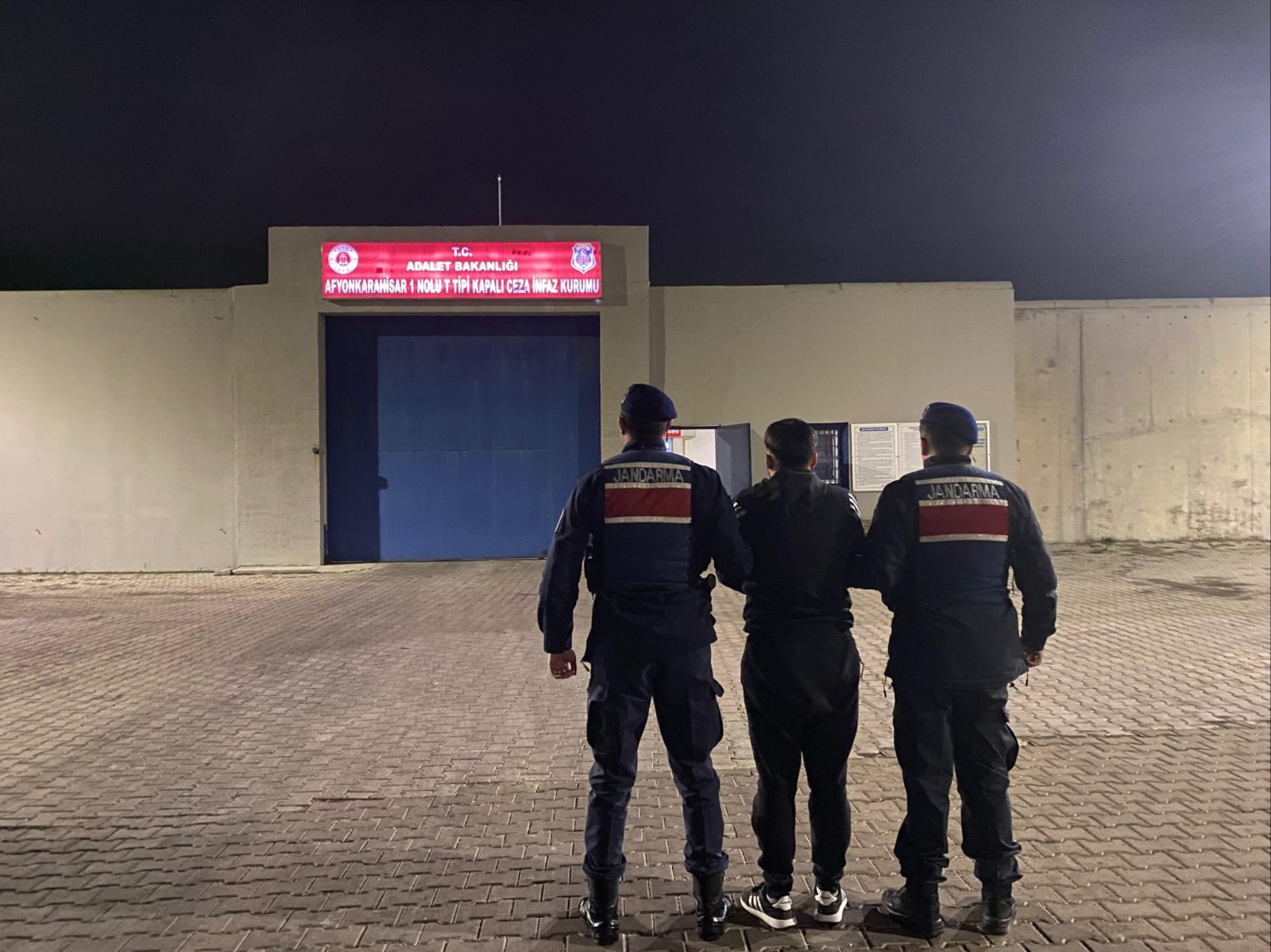 Afyonkarahisar Jandarmasından Uyuşturucu Operasyonu: Tutuklama