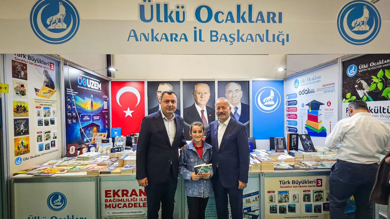 Afyonkarahisar Milletvekili ATO Congresium'da Ülkü Ocakları Standını Ziyaret Etti
