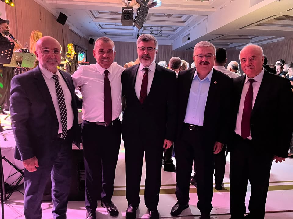 Afyonkarahisar Milletvekili Katıldığı Düğün Töreninde Mutluluğu Paylaştı