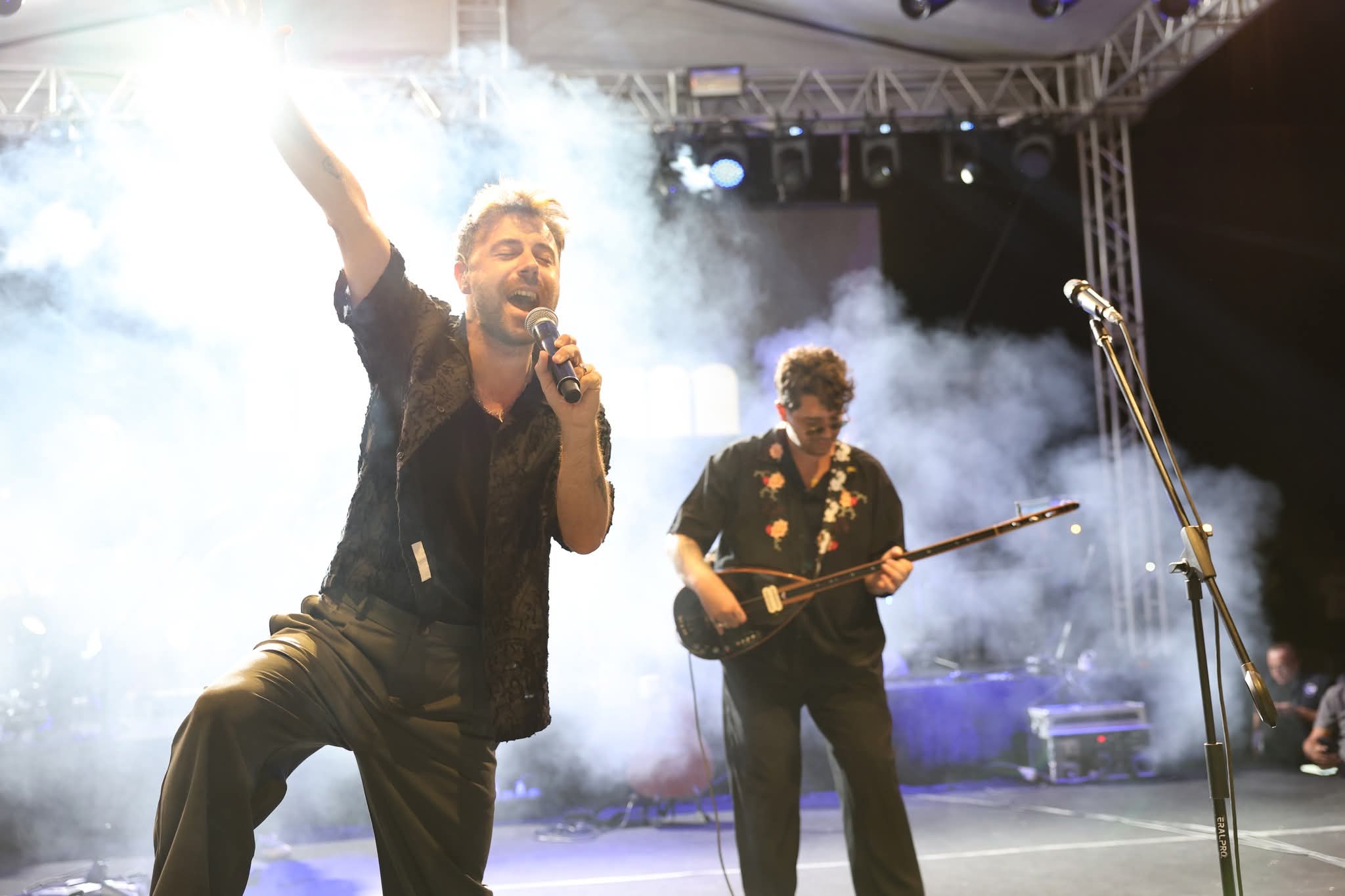 Sandıklı'da İkilem Rüzgarı Esti: Termal Turizm ve Gurbetçi Festivali'nde Unutulmaz Bir Gece