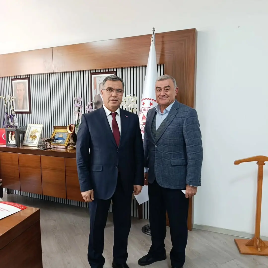 İş İnsanı Melih Yurter, İl Milli Eğitim Müdürümüz İsmail Altınkaynak'a Hayırlı Olsun Ziyaretinde...