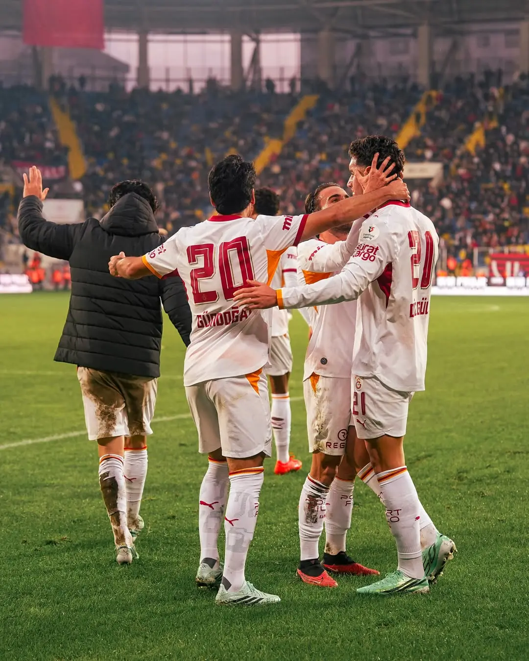 🦁 İyi geceler Galatasaray ailesi! 🌃