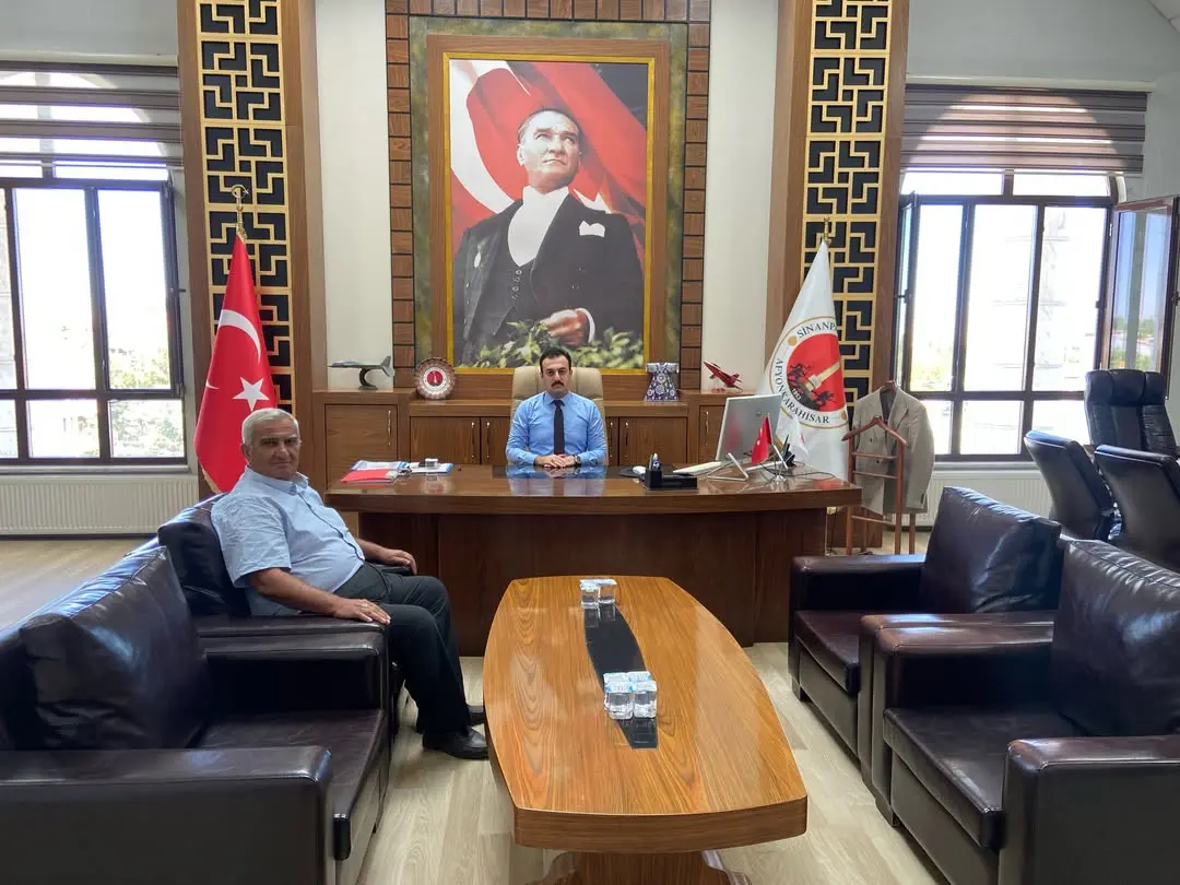 İş İnsanı Osman Geyik, Kaymakamımız Sayın Bünyamin MİROĞLU’na Ziyarette Bulundu