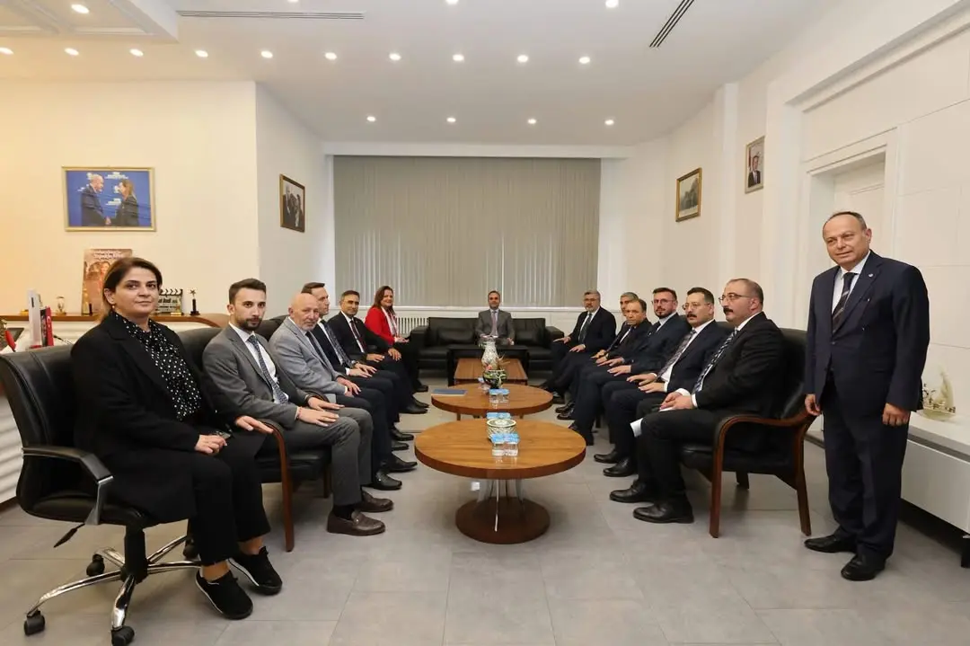 Sanayi ve Teknoloji Bakanı ve Protokol, Afyonkarahisar Belediye Başkanını Ziyaret Etti