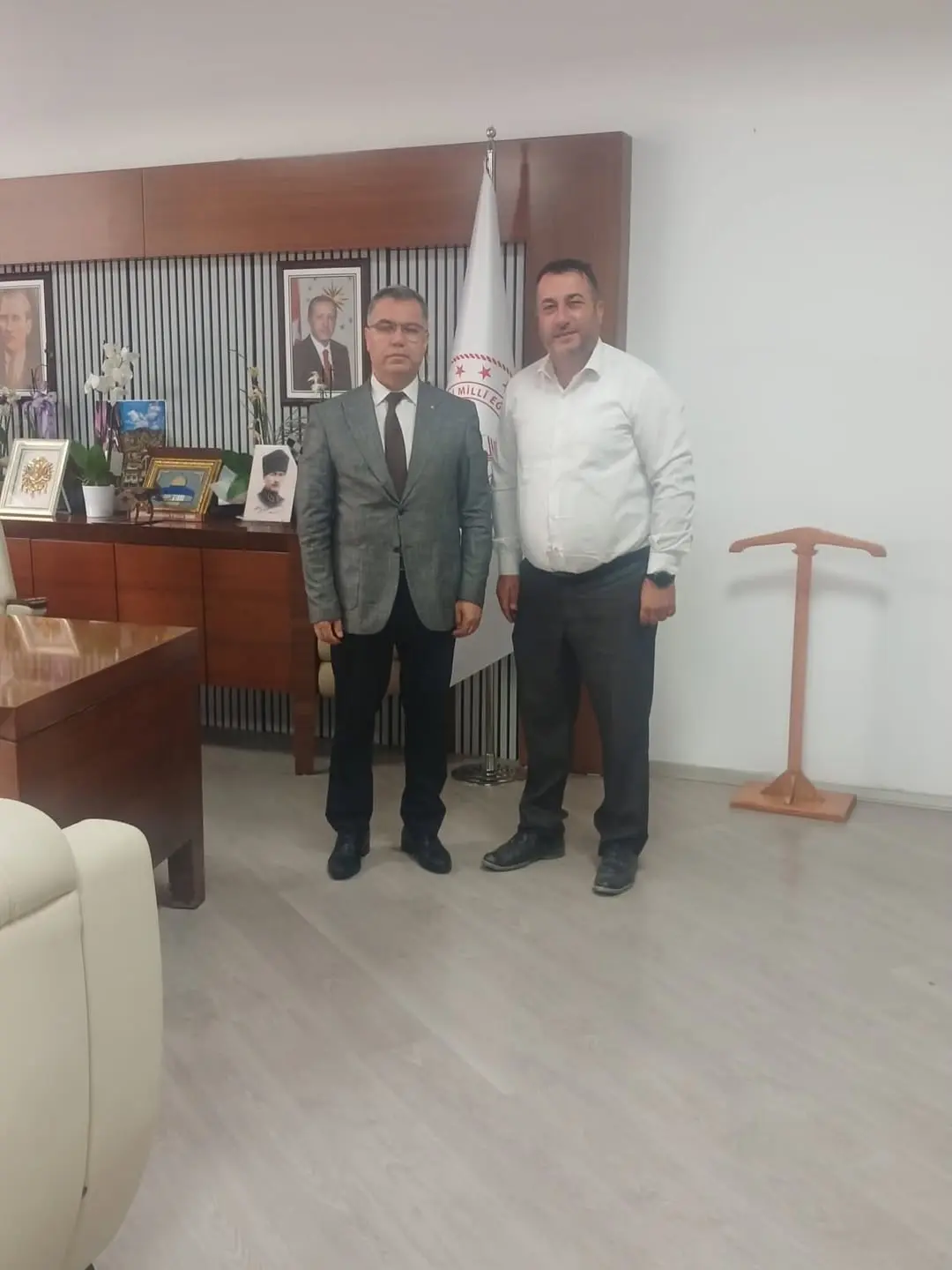 Kayıhan Belediye Başkanı Mustafa Demiray'dan İl Milli Eğitim Müdürü İsmail Altınkaynak'a Hayırlı Olsun Ziyareti