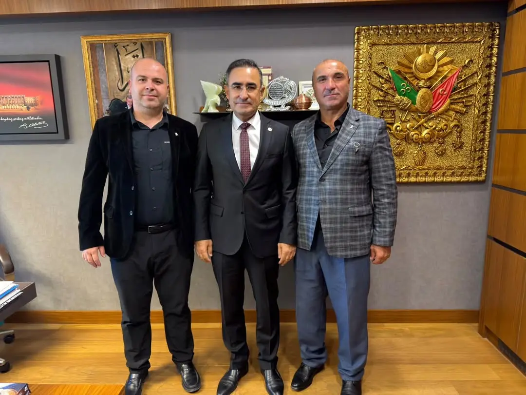 AK Parti Çay İlçe Başkanı ve Önceki Başkanı Gazi Meclisinde Buluştu