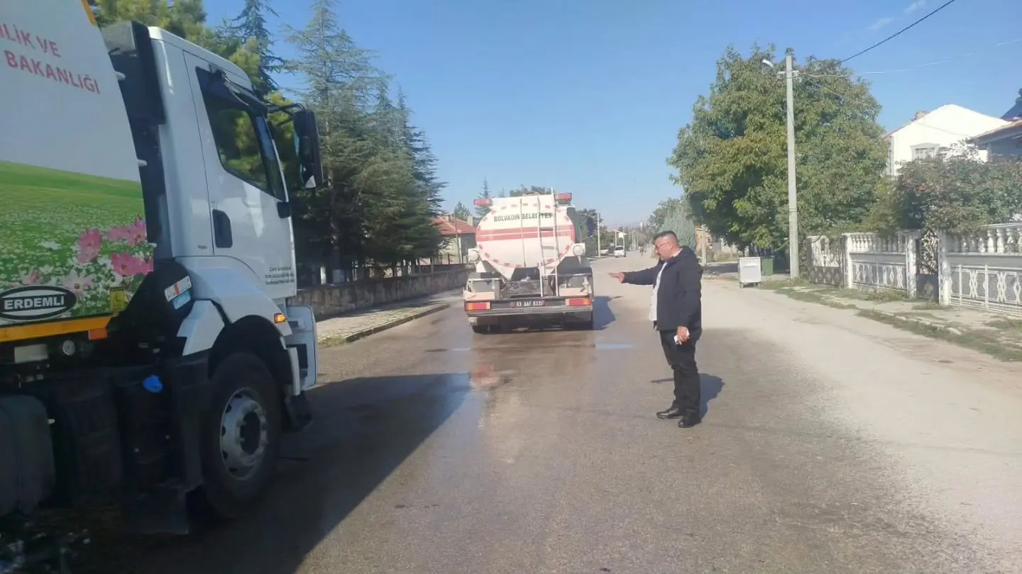Gölbaşı Mahallesi'nde detaylı temizlik çalışması