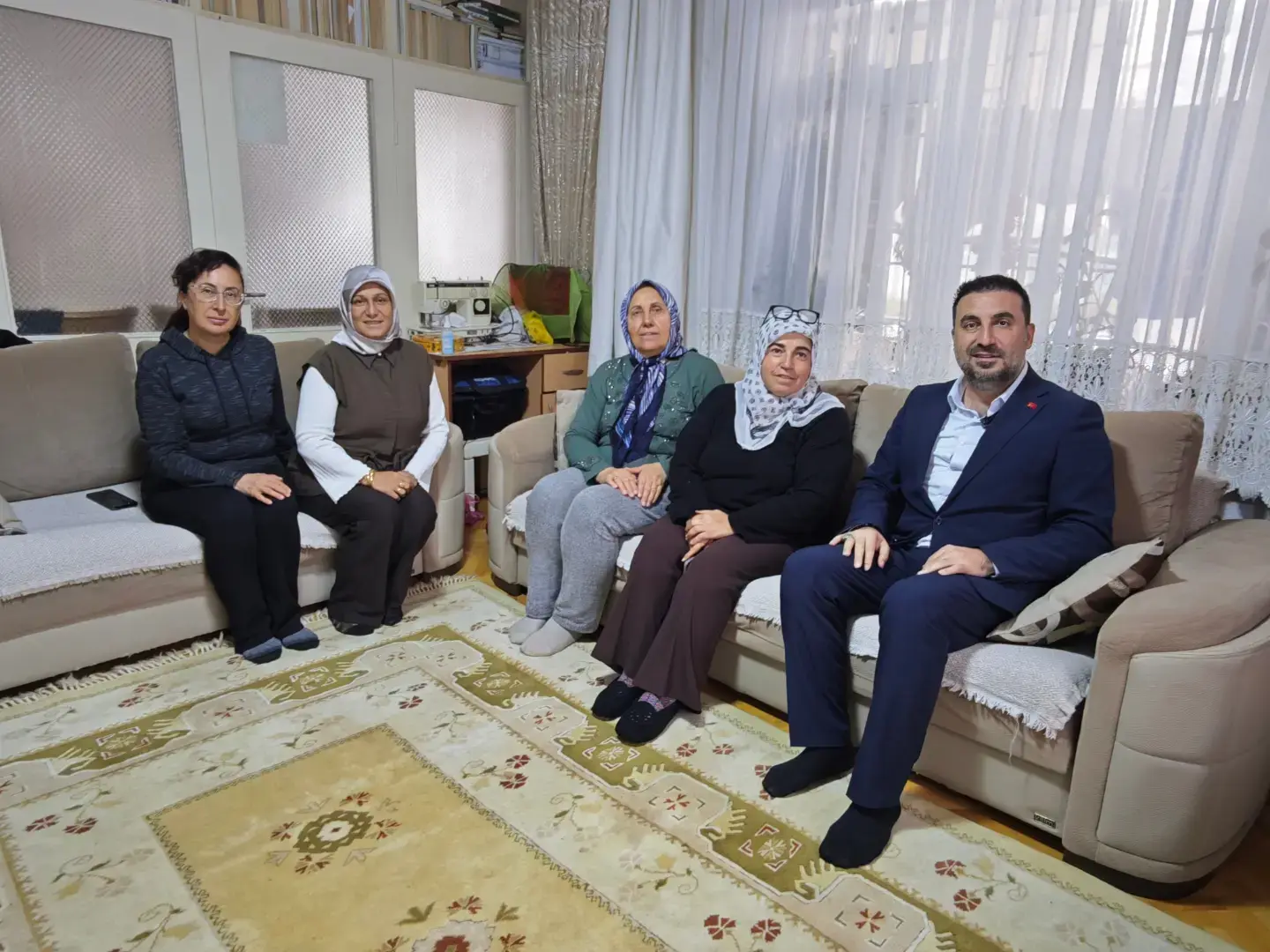 AK Parti'den Geçmiş Olsun Ziyareti