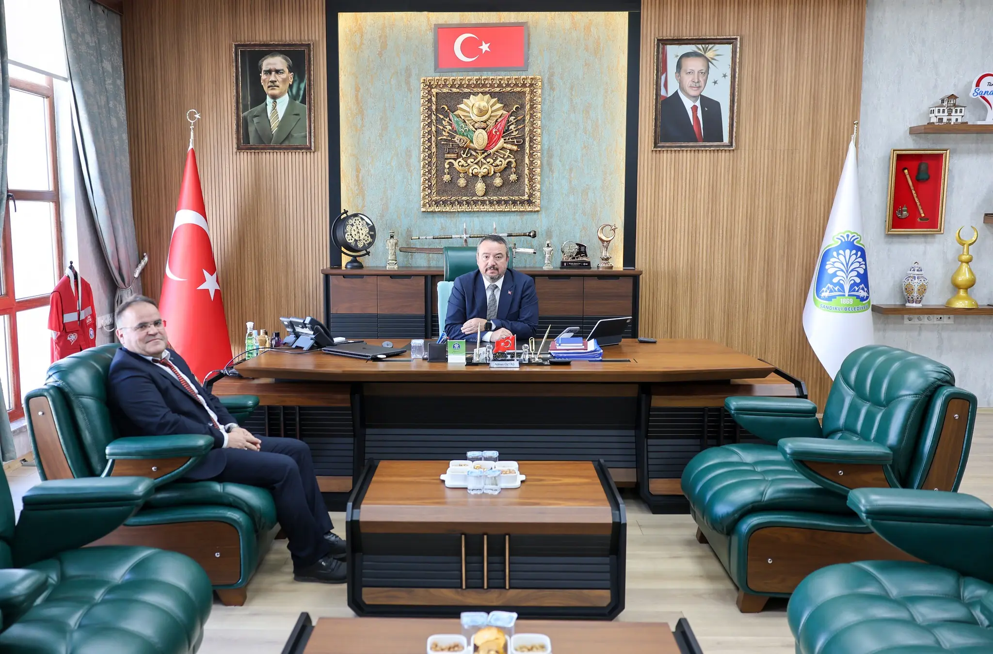 Okul Müdürü Mesut Korkmaz, Başkan Öztaş'ı ziyaret etti