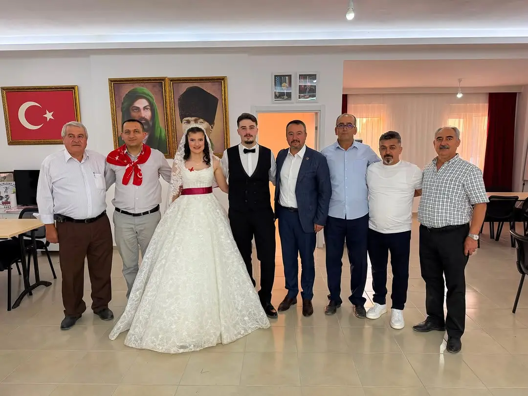 Ba?kan Özta?, dü?ün ve nikâh merasimlerine kat?ld?