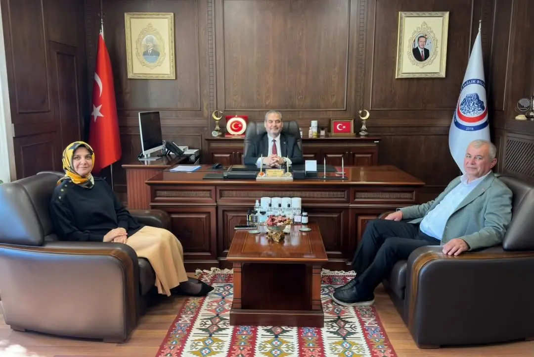 Rektörümüz Prof. Dr. Adem Aslan, İhsaniye Belediye Başkanı Emine Gökçe ve İhsaniye AK Parti İlçe Başkanı İle Görüştü