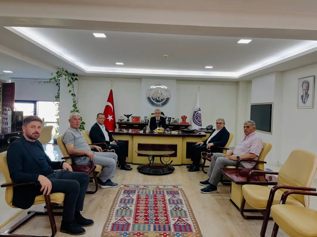 ?uhut Belediye Ba?kan?'ndan esnaf odas?na ziyaret