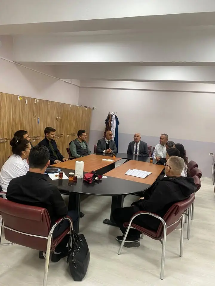 Emirdağ İlçe Milli Eğitim Müdürü Okulları Ziyaret Etti