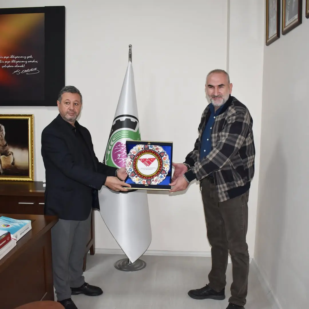 Türkiye-Çin İş Geliştirme ve Destekleme Derneği Başkanı İhsan Beşer, Meclis Başkanımız Mehmet Kumartaşlı'ya Tebrik Ziyaretinde Bulundu