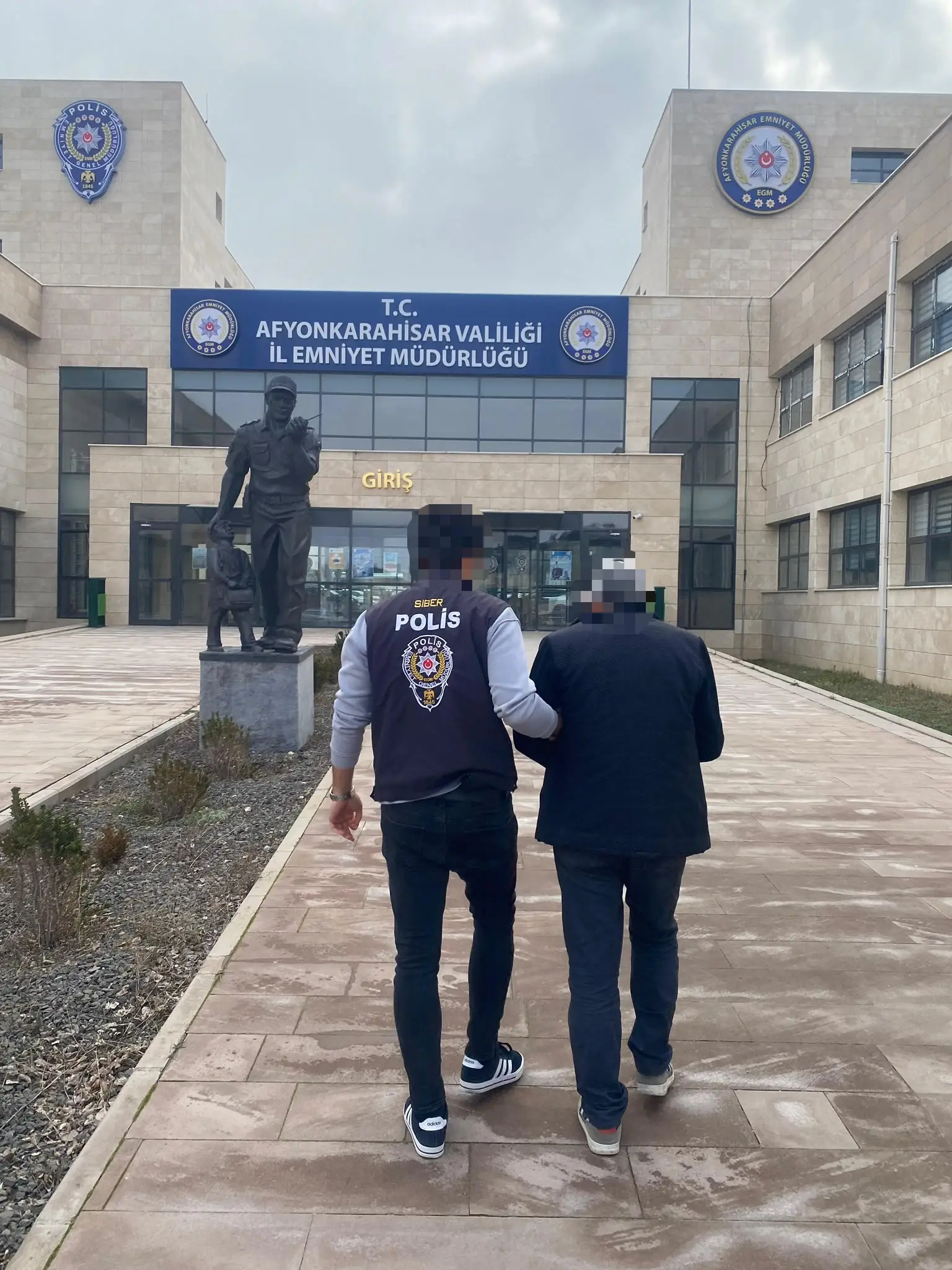 Afyonkarahisar'da Dolandırıcılık Operasyonu