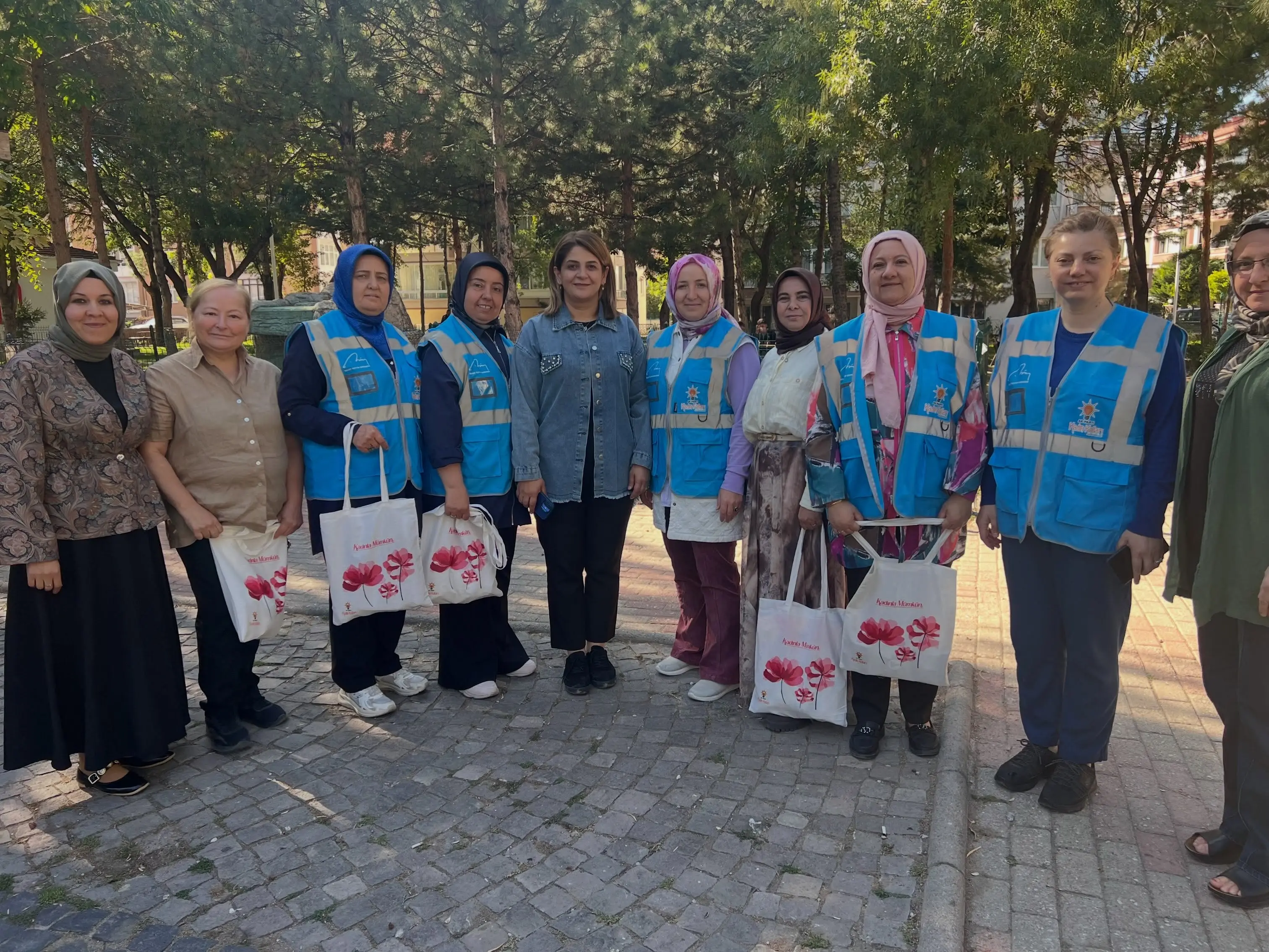 Hattat Karahisar'da Kadın Kolları Toplantısı Gerçekleşti