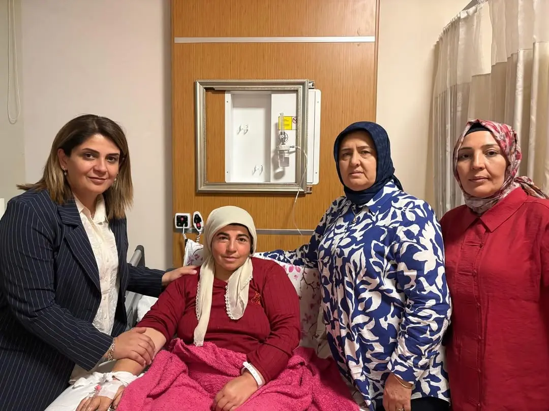 AK Parti Afyonkarahisar İl Kadın Kolları'ndan Geçmiş Olsun Ziyareti