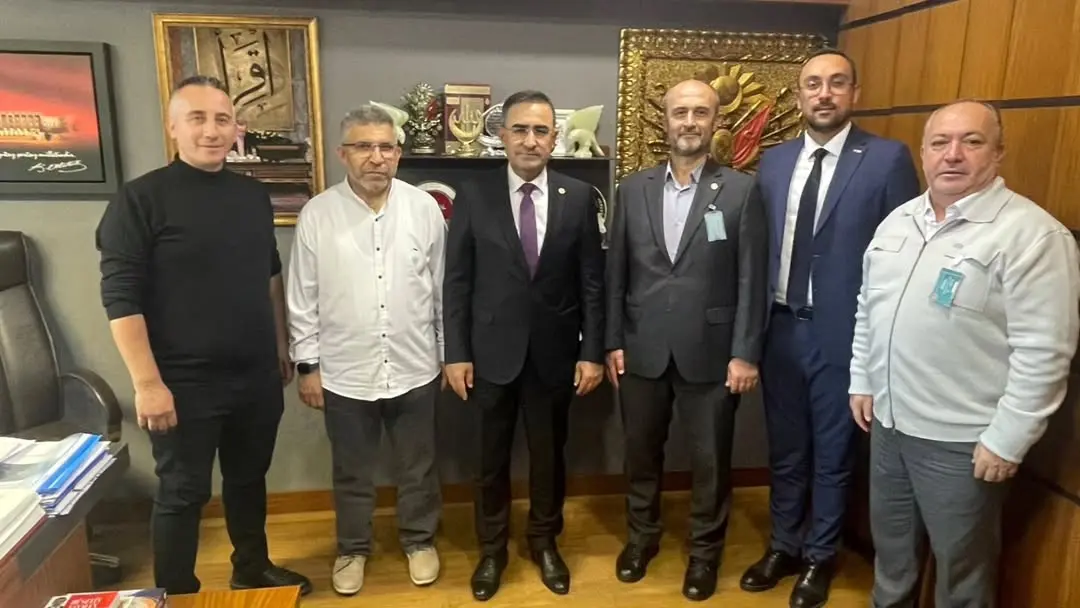 Ak Parti Afyonkarahisar Milletvekili Hasan Arslan, Türk Kızılay Şube Başkanı Mehmet Yakın ve Yönetim Kurulu Üyelerini TBMM'de Ağırladı