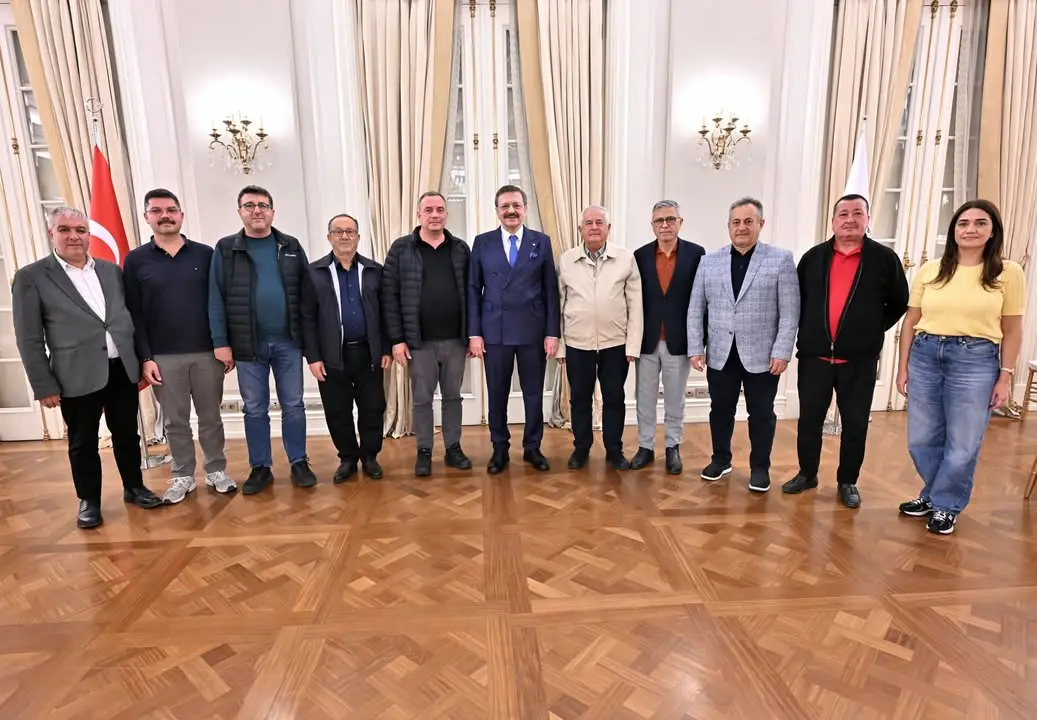 Aydın Ticaret Borsası’nda gerçekleştirilen seçimlerde yeniden göreve seçilen Yönetim Kurulu Başkanımız Fevzi Çondur’u, Meclis Ba...