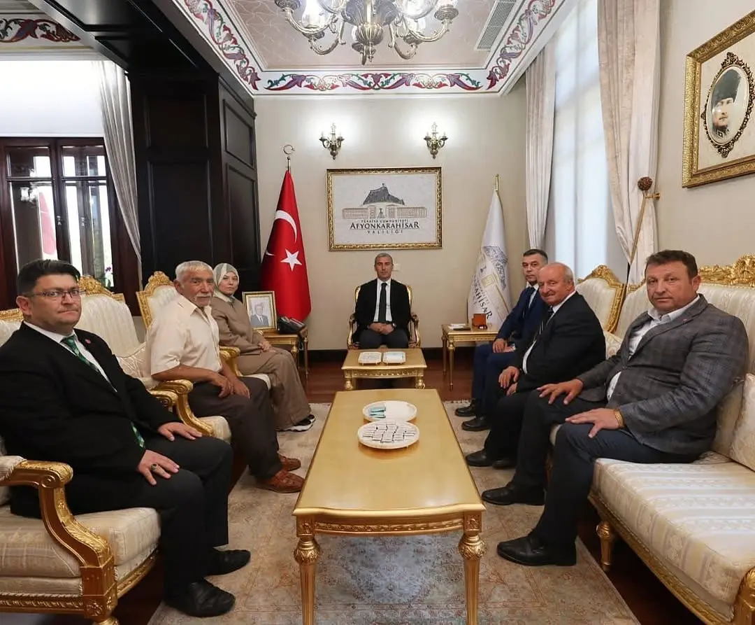 K. Karacaören Belediye Ba?kan? Üzeyir Kasap, Afyonkarahisar Valisi Dr. Naci Akta?'? Ziyaret Etti
