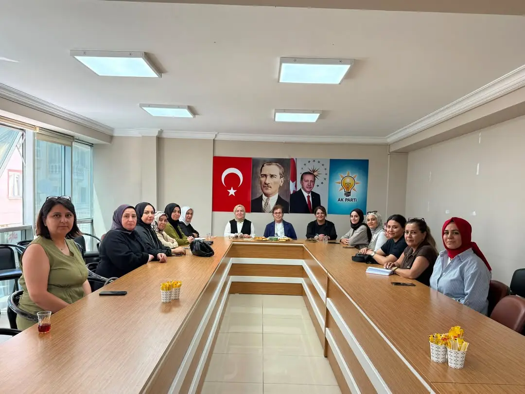 AK Parti Afyonkarahisar İl Kadın Kolları Toplantısı Gerçekleştirildi