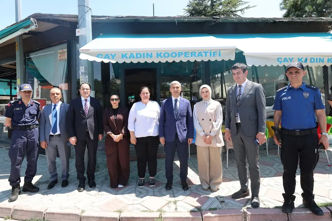 Afyonkarahisar Valiliği'nden Kadın Kooperatifine Destek Ziyareti