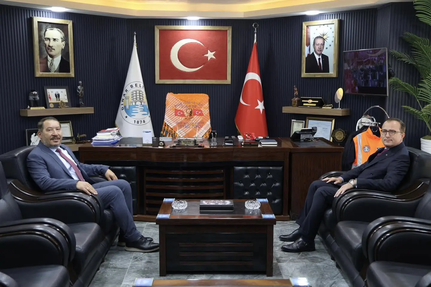 Dinar Kaymakam?'ndan Belediye Ba?kan?'na Ziyaret