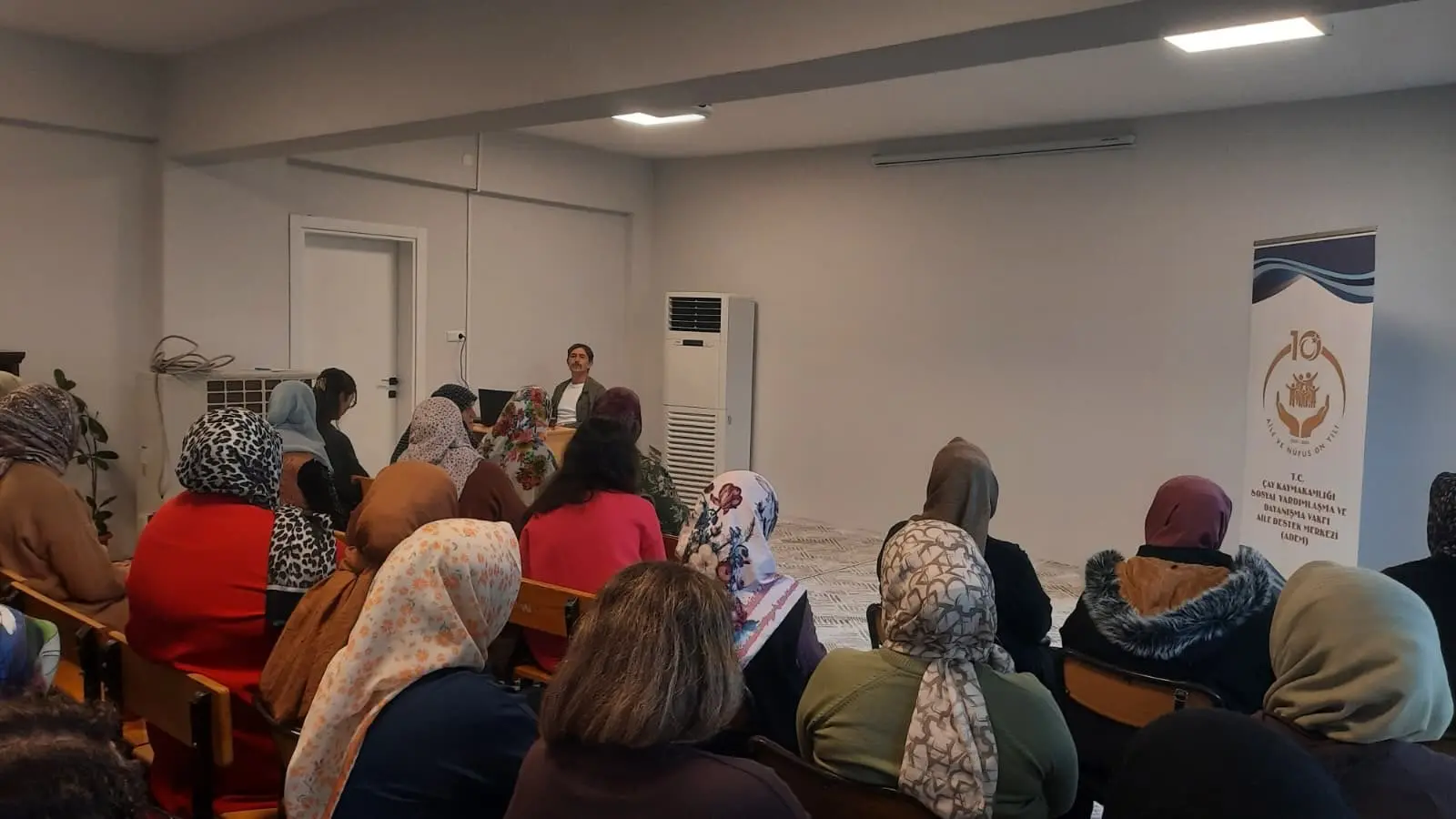 Bolvadin'de 'Okul ve Aile Hayatı' Semineri Düzenlendi