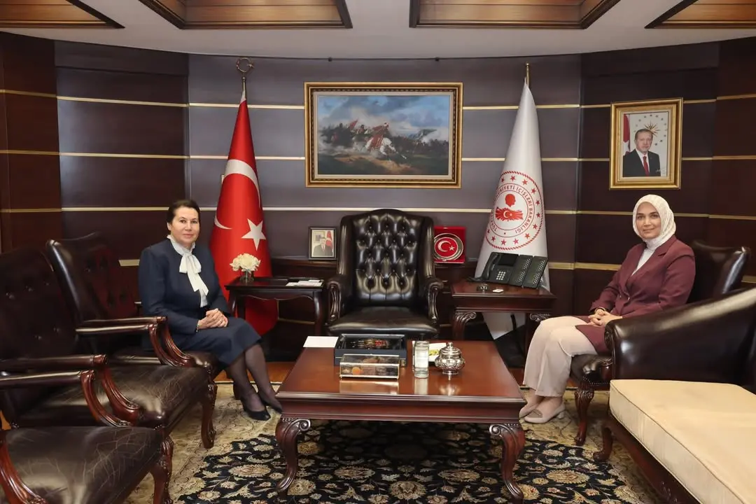 İçişleri Bakan Yardımcısı Doç. Dr. Kübra Güran Yiğitbaşı, Kamu Görevlileri Etik Kurulu Başkanı Zerrin Güngör ile Bir Araya Geldi