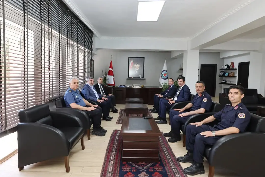 Ak Parti Milletvekili Ali Özkaya, Dinar Kaymakamı Mehmet Naim Akgül'ü Ziyaret Etti