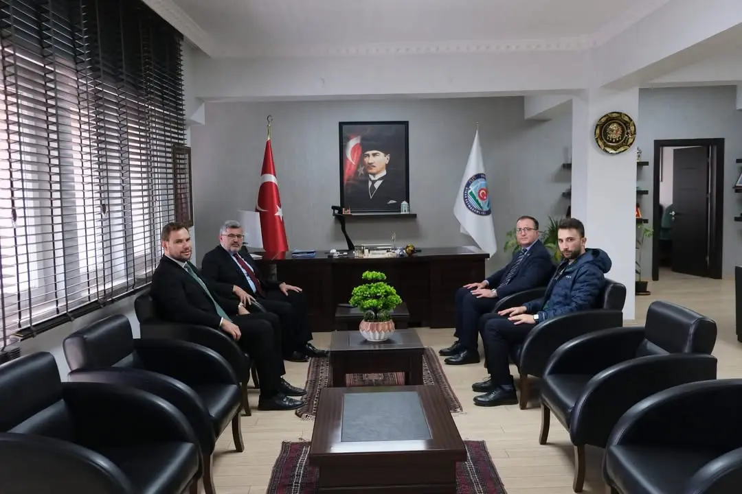 Ak Parti Afyonkarahisar İl Gençlik Kolları Başkanı'ndan Dinar Ziyareti