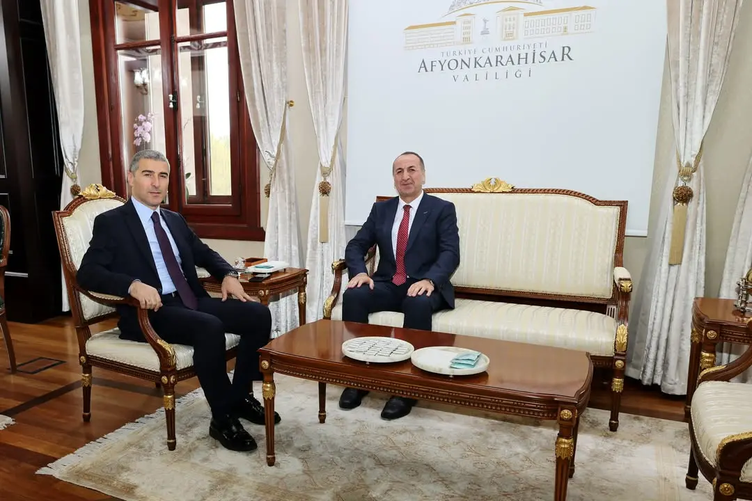 Uşak İl Milli Eğitim Müdürü Halil Yücel, Vali Dr. Naci Aktaş'ı Ziyaret Etti
