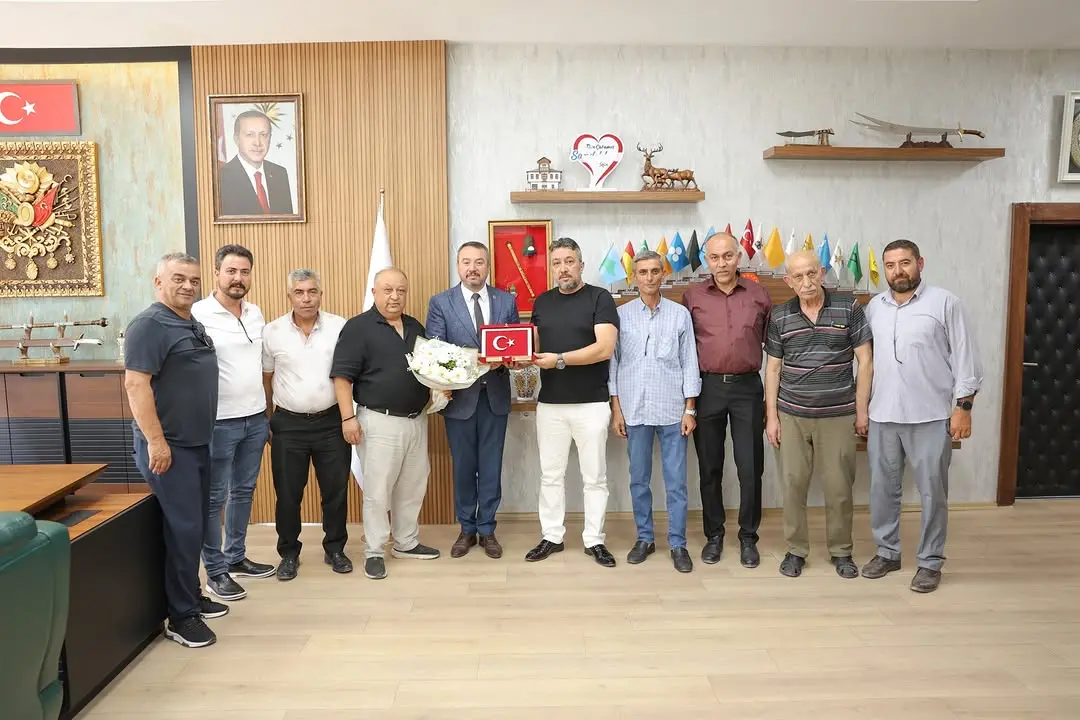 Mahalle muhtarlar? Ba?kan Özta?'? ziyaret etti