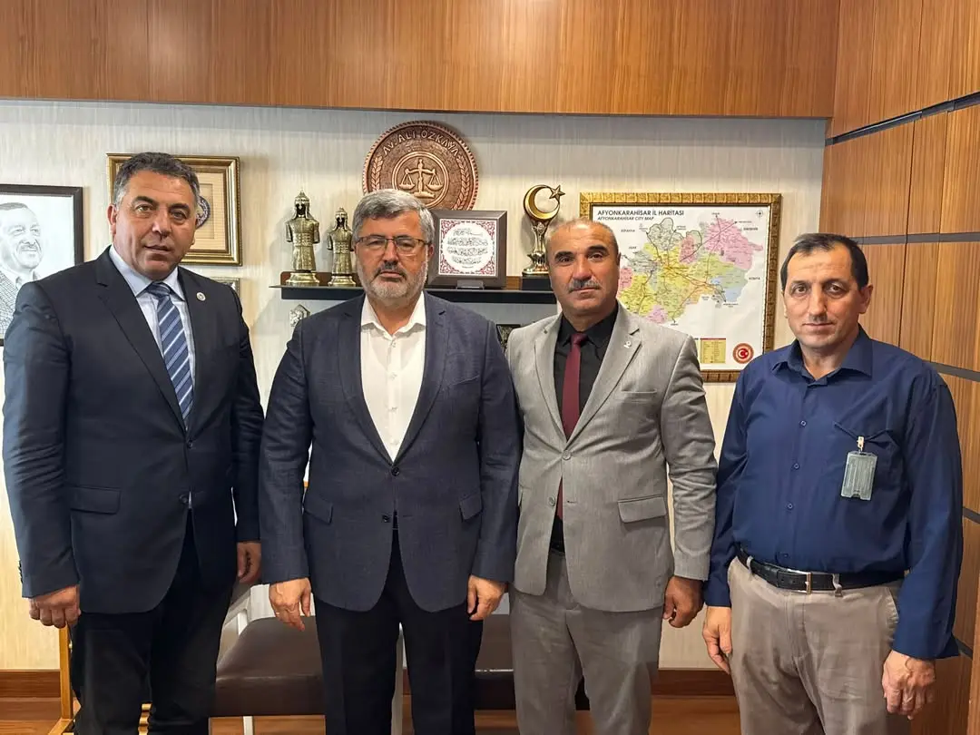 AK Parti Çay İlçe Başkanı ve Pazarağaç Belediye Başkanı Gazi Meclis'te Bir Araya Geldi