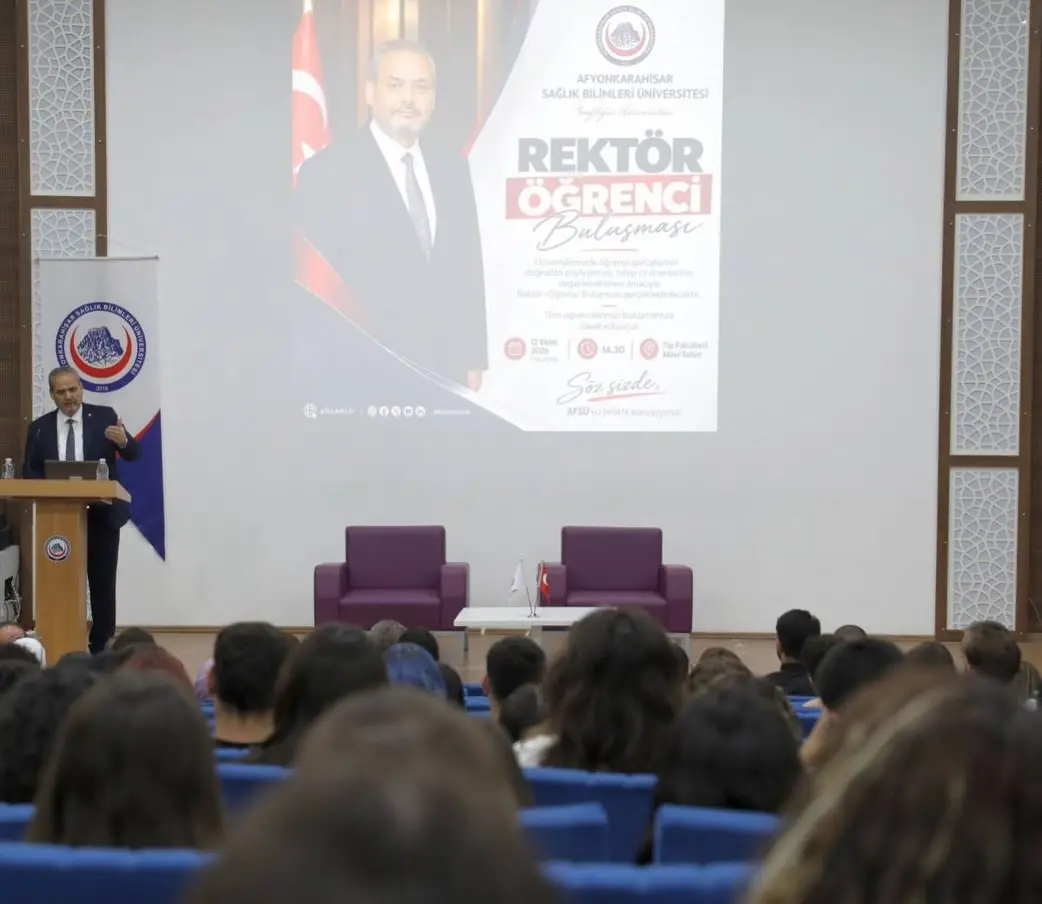 Rektör Adem Aslan, öğrencilerle buluştu