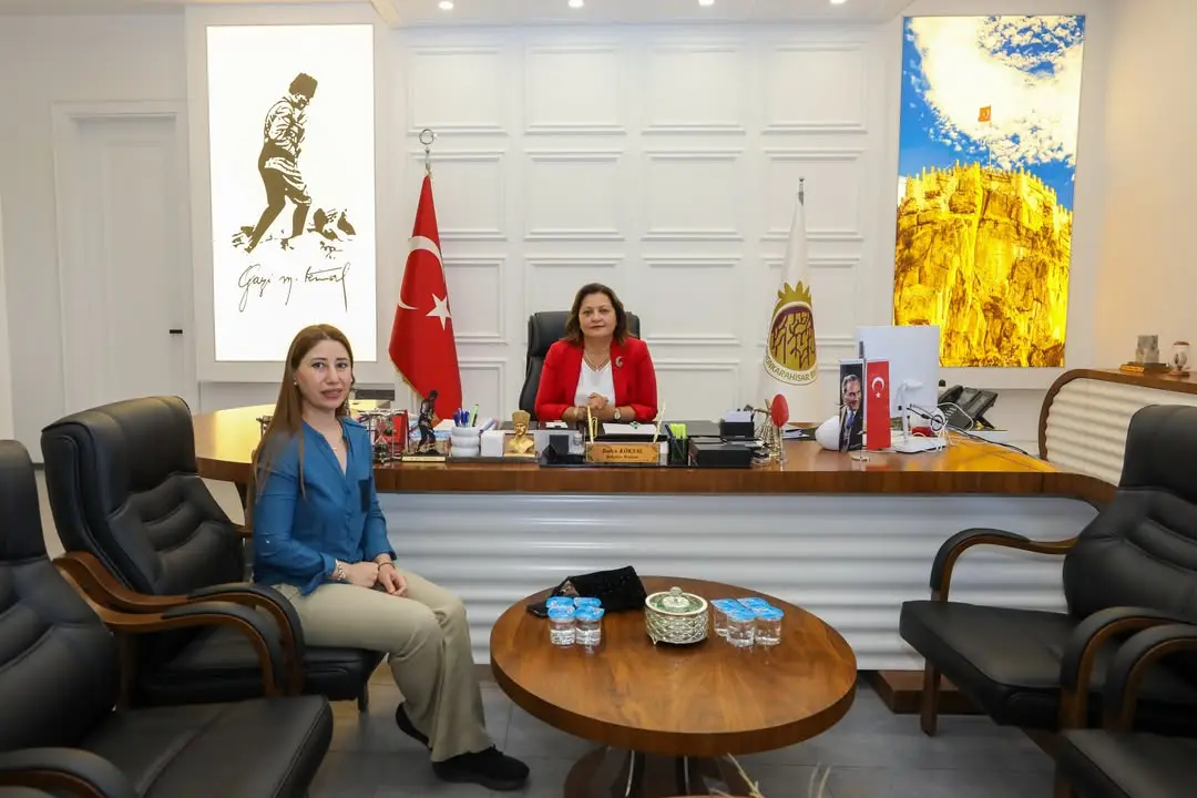 Afyonkarahisar Belediye Başkanı Burcu Köksal, Örnekevler Mahalle Muhtarı Çiğdem Yangil ile Görüş Alışverişinde Bulundu