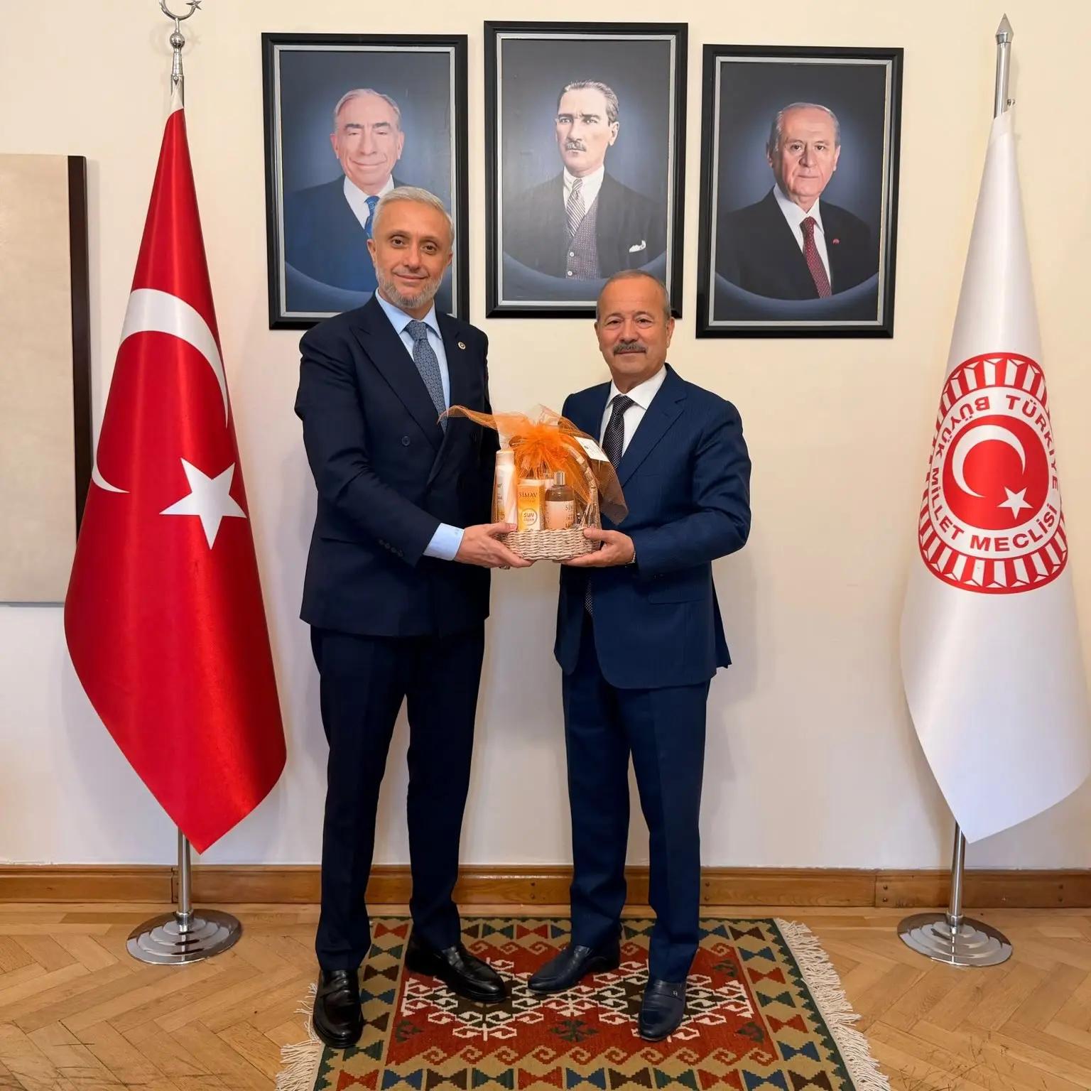 TBMM'de Ziyaretler Devam Ediyor