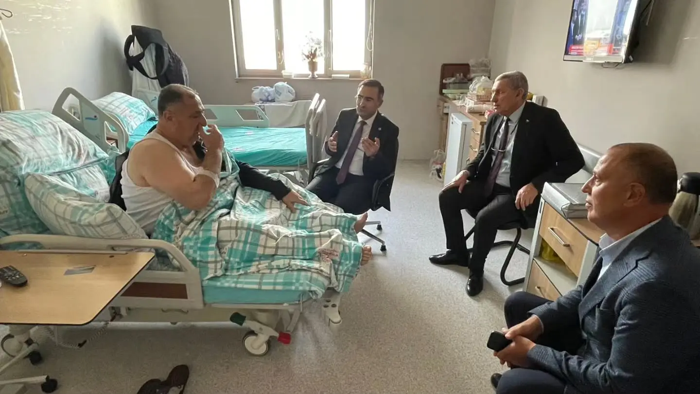 Hasan Arslan, Mısırlıoğlu'na geçmiş olsun ziyaretinde bulundu