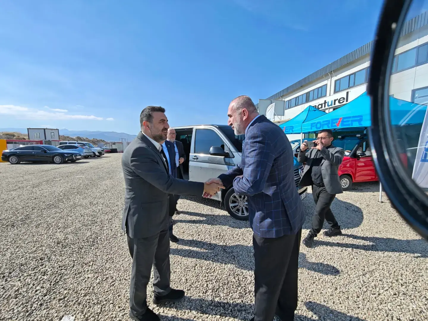 Afyonkarahisar'da Yeni Elektrikli Araç Tesisine Ziyaret