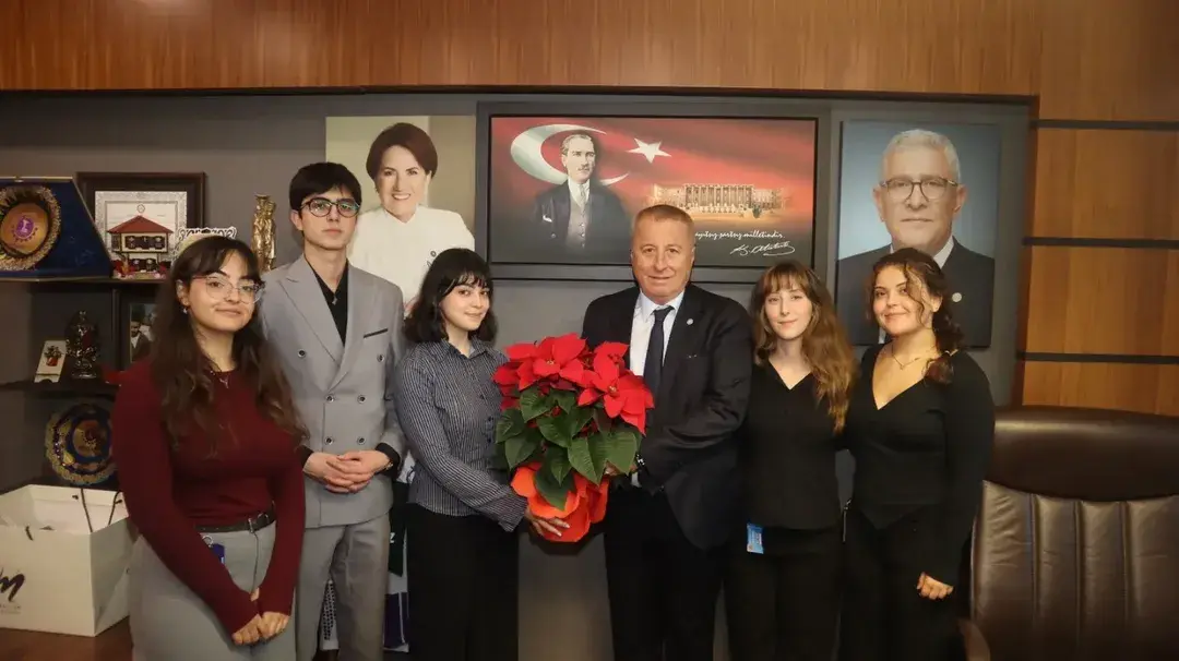 İyi Parti Milletvekili TBMM'de Ankara Üniversitesi Hukuk Fakültesi Müzik Topluluğu'nu Ağırladı