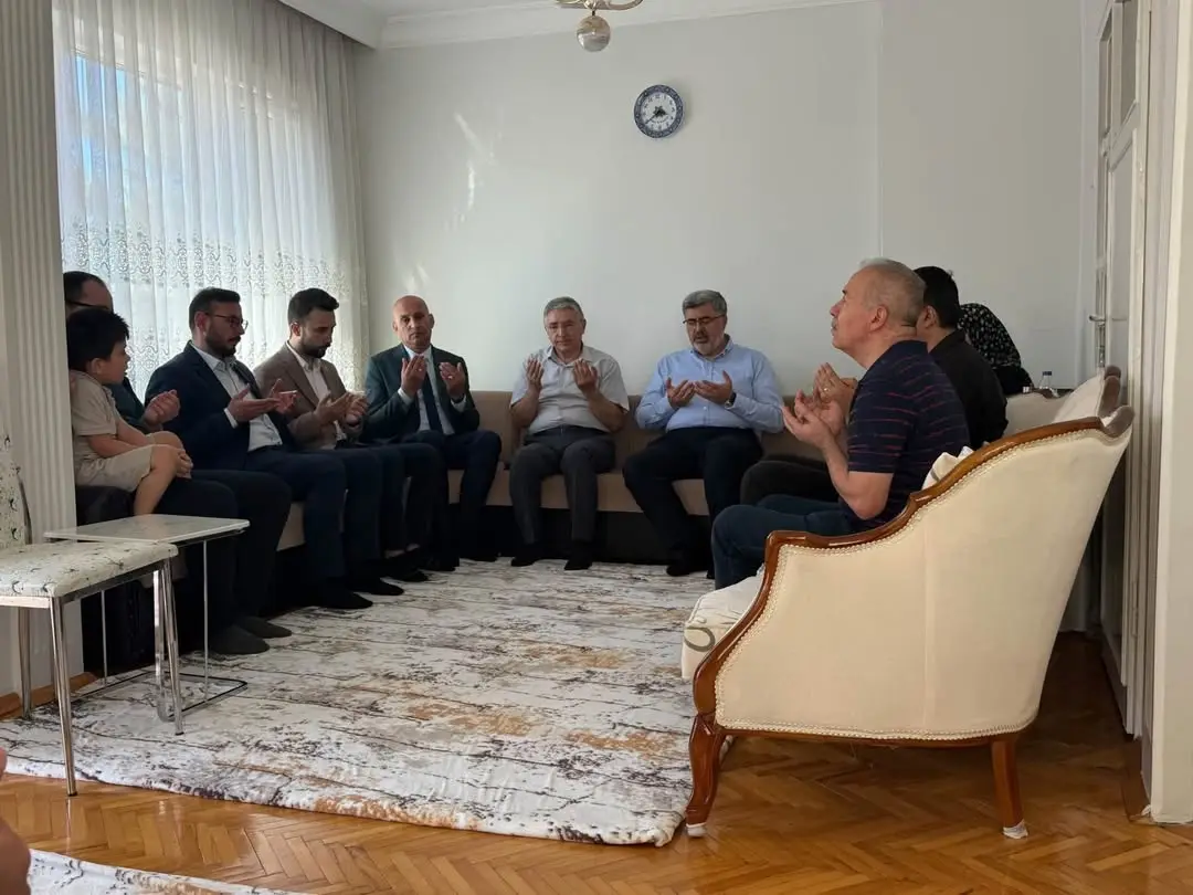 Ak Parti Afyonkarahisar İl Gençlik Kolları Başkanı'ndan Şehit Polis Memuru Mehmet Ali Topatan'ın Ailesine Ziyaret