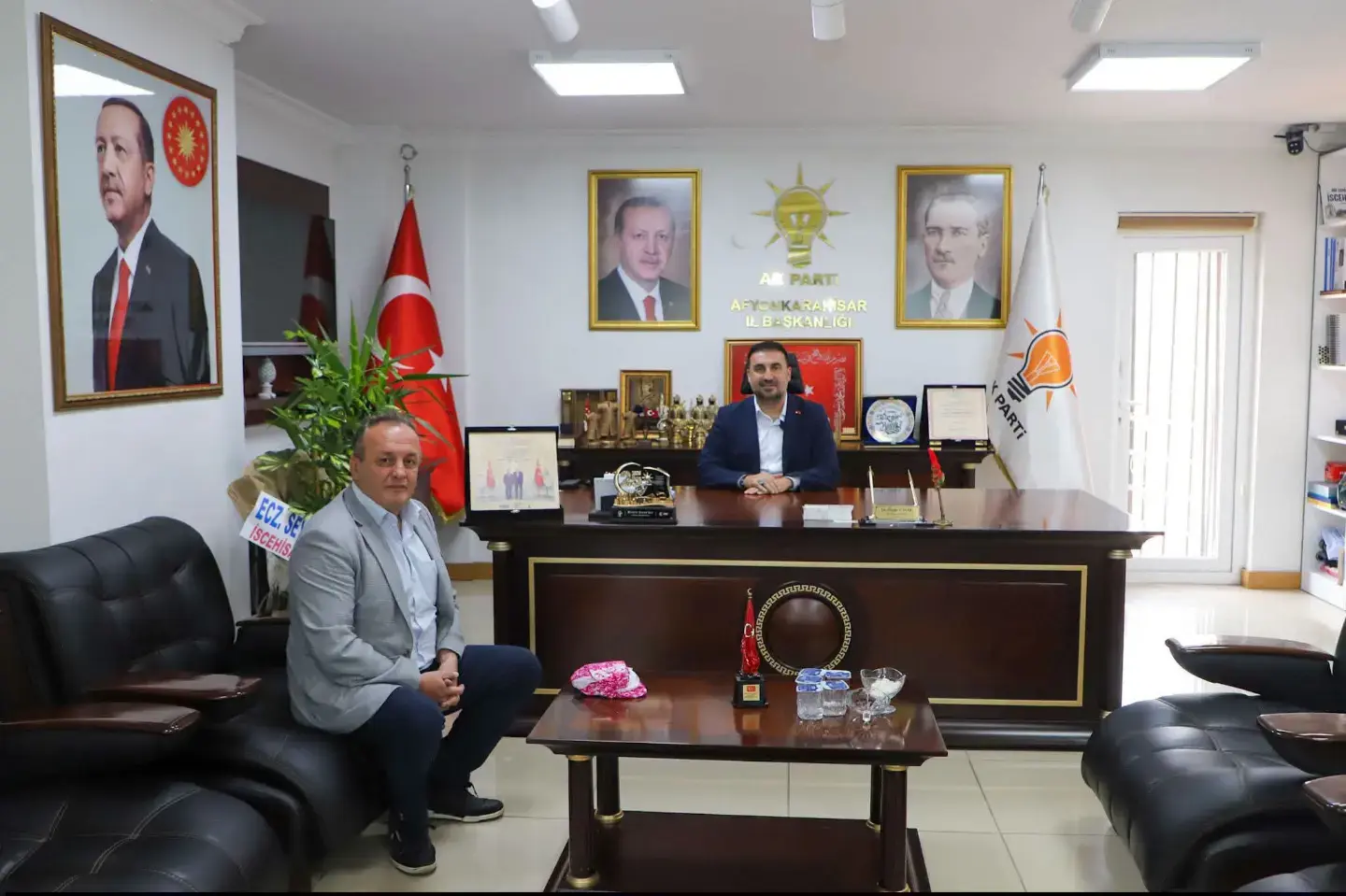 Murat Akarçay'dan Dr. Özgür Kavak'a Ziyaret