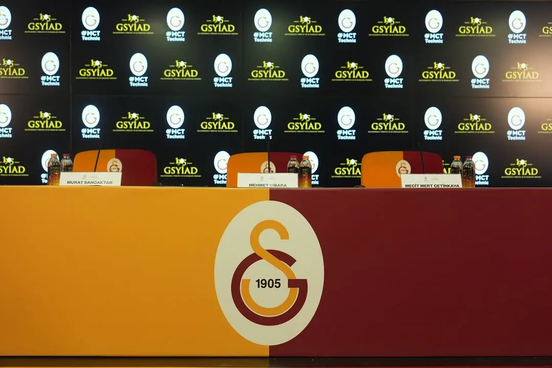 Galatasaray ve 1905 Galatasaraylı Yönetici ve İş İnsanları Derneği Arasında Forma Sırt Sponsorluk Anlaşması