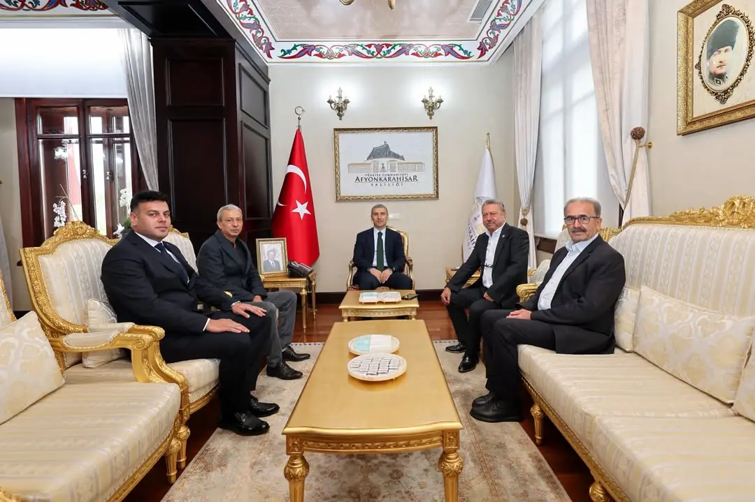Uşak İl Genel Meclisi Üyesi ve Banaz Eski Muhtarı Vali Dr. Naci Aktaş'ı Ziyaret Etti