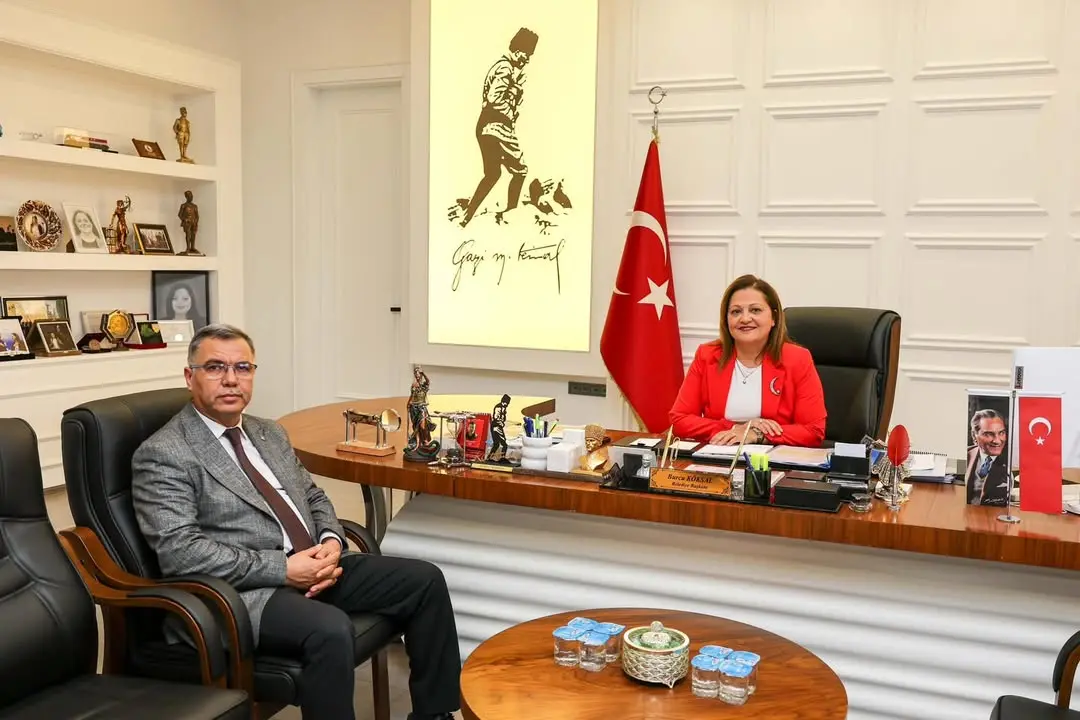 İl Milli Eğitim Müdürü İsmail Altınkaynak, Belediye Başkanı Burcu Köksal'ı Ziyaret Etti