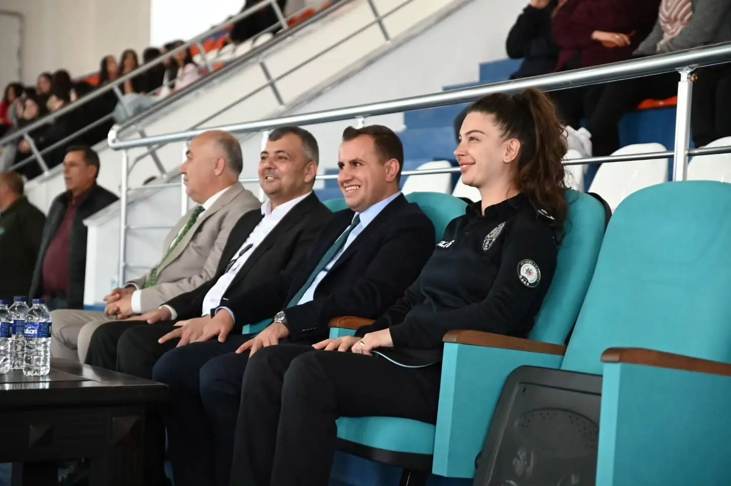 Emirdağ'da voleybol müsabakası düzenlendi