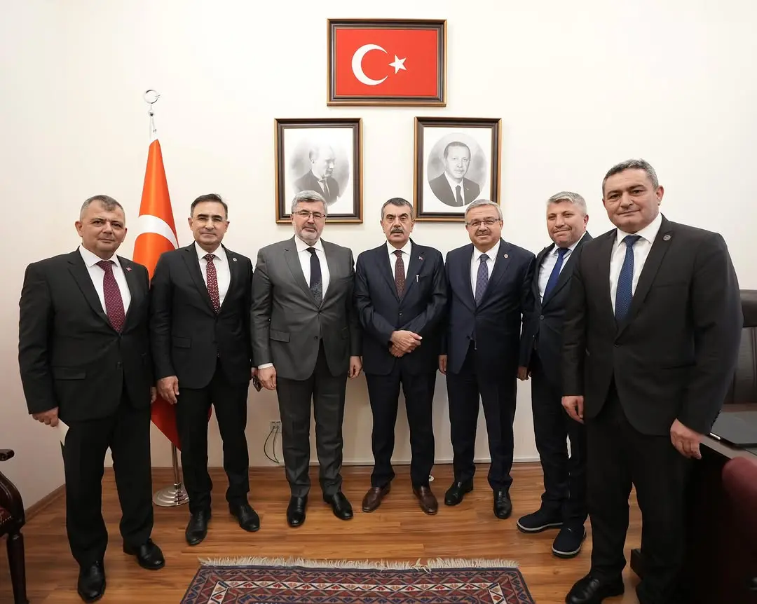 Afyonkarahisar'da E?itim Yat?r?mlar? Görü?üldü