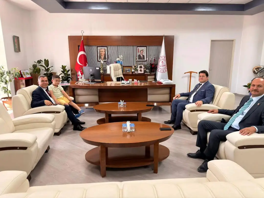 Bolvadin Belediye Başkanı Derviş Aynacı Afyonkarahisar İl Milli Eğitim Müdürlüğü'nü Ziyaret Etti