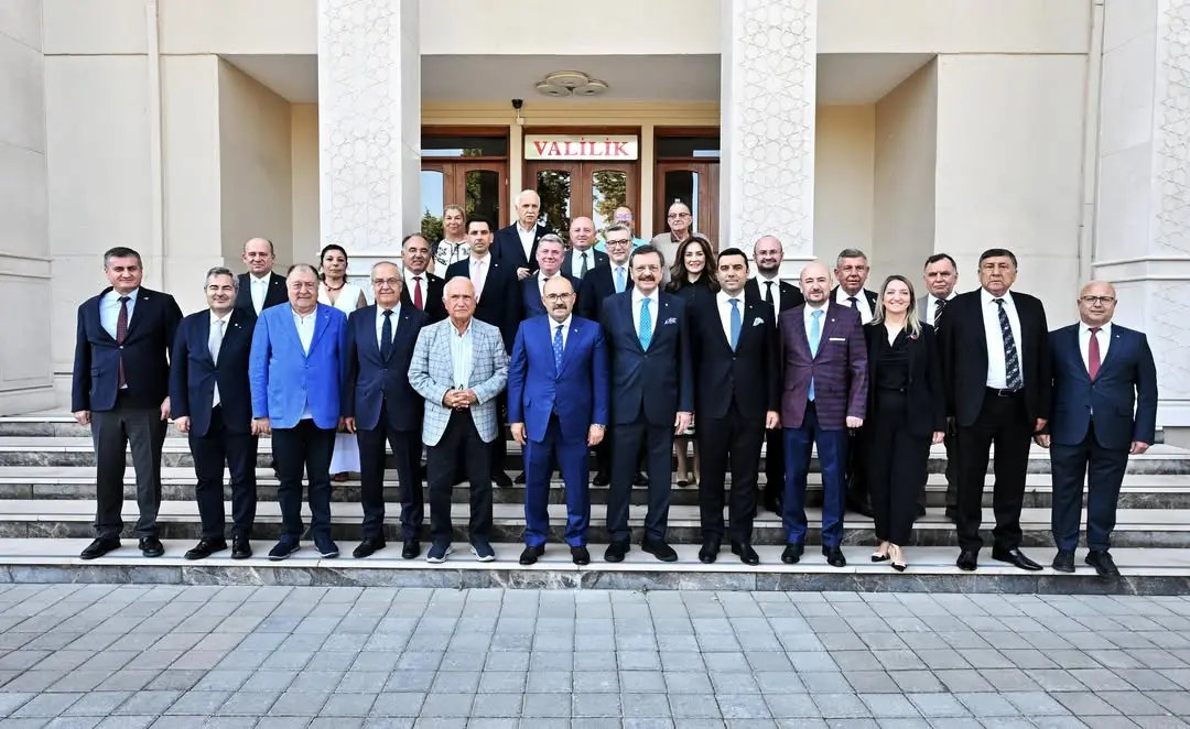 TOBB Başkanı Hisarcıklıoğlu, Eğitim Yatırımları Konusunda Balıkesir Valisi'ni Ziyaret Etti